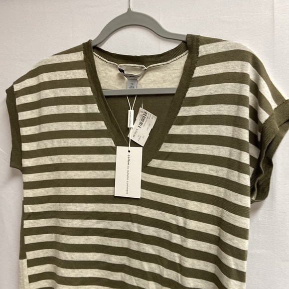 AUTUMN CASHMERE Striped Hi Low V-Neck Tee Army Green/Cream Size XS NWT - Picture 2 of 5